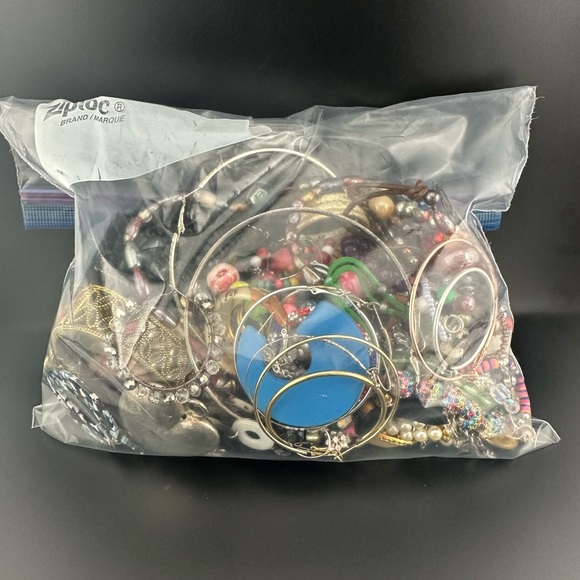 Bag of Fashion Jewelry for Crafting - Picture 3 of 5